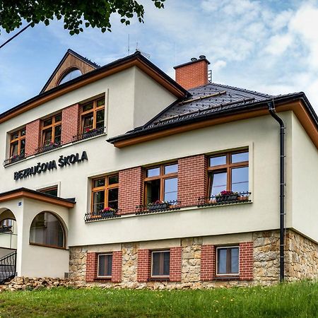 Bezrucova Skola Hotel Staré Hamry Kültér fotó