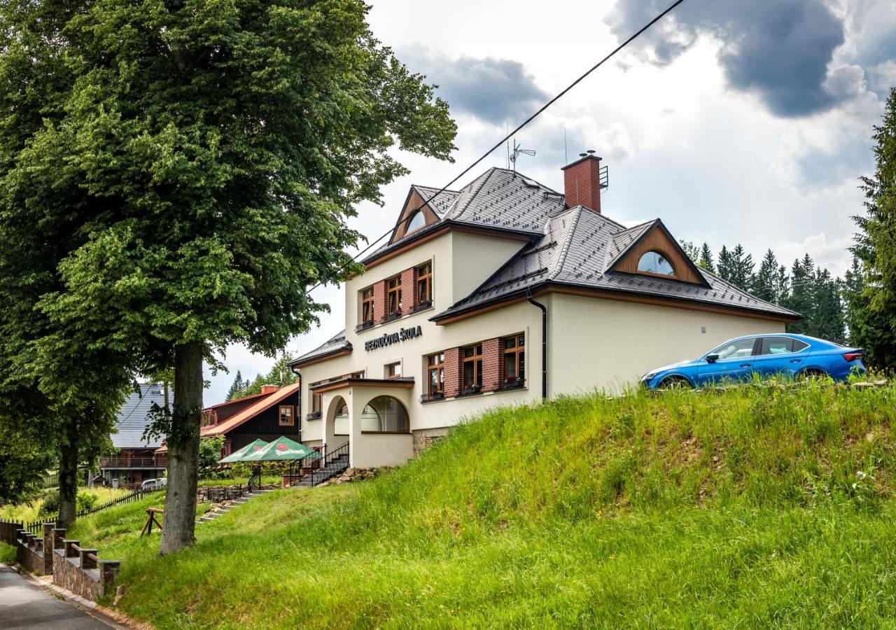 Bezrucova Skola Hotel Staré Hamry Kültér fotó