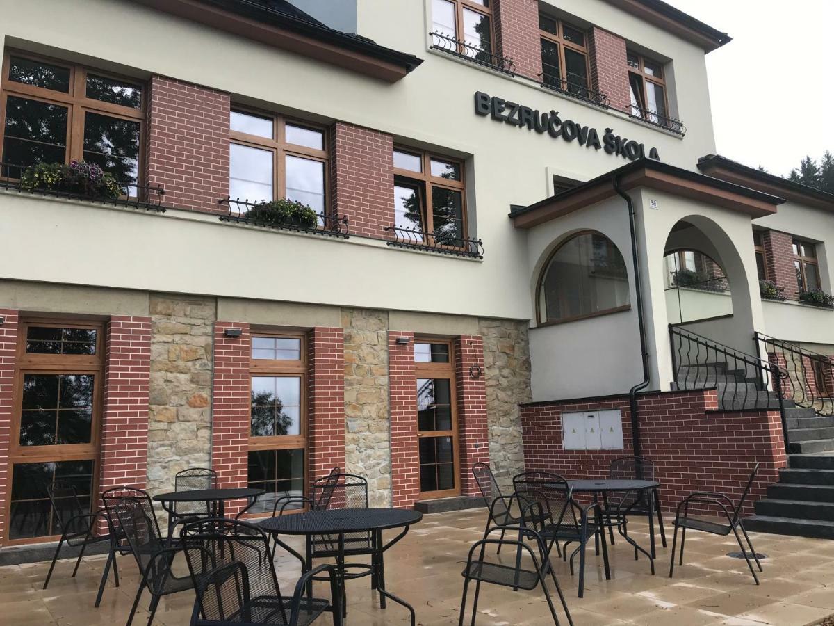 Bezrucova Skola Hotel Staré Hamry Kültér fotó